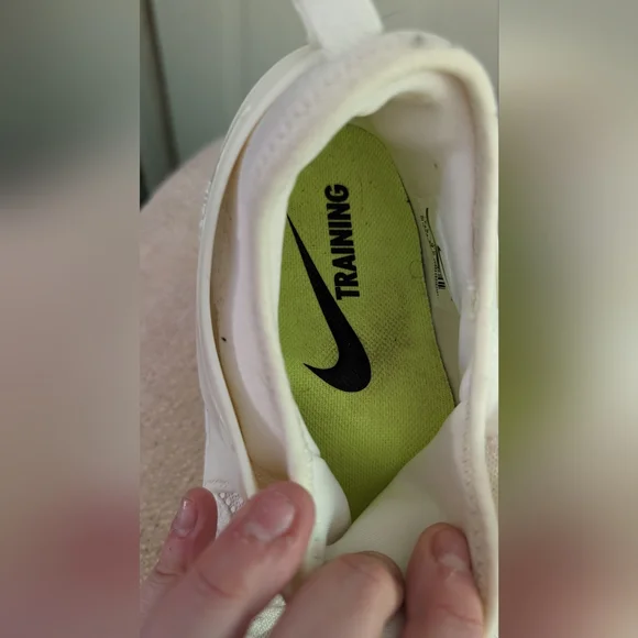 NIKE FREE WOMEN'S TRAINING SHOE SIZE 12 METALLIC SILVER/WHITE - Picture 2 of 8